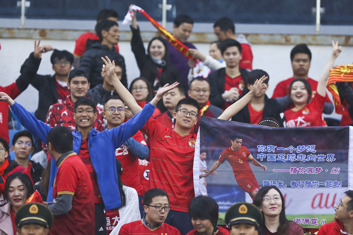 包含国足冲刺，备战国际足球大赛，壮心不已的词条